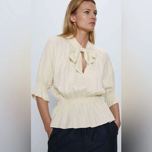 Zara jacquard ivory bow smocked sleeve and waist top sz XS